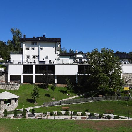 Motel Aladin Cazin Buitenkant foto