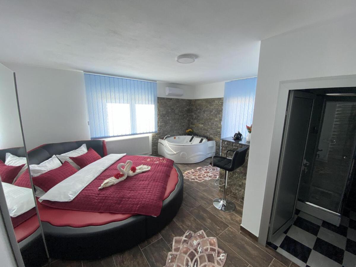 Motel Aladin Cazin Buitenkant foto