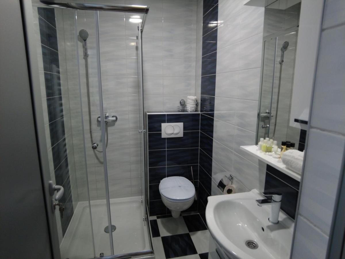 Motel Aladin Cazin Buitenkant foto