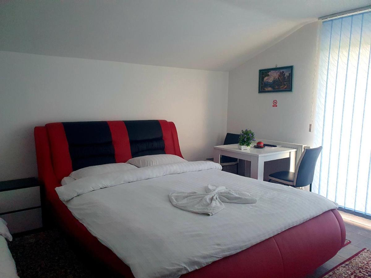 Motel Aladin Cazin Buitenkant foto