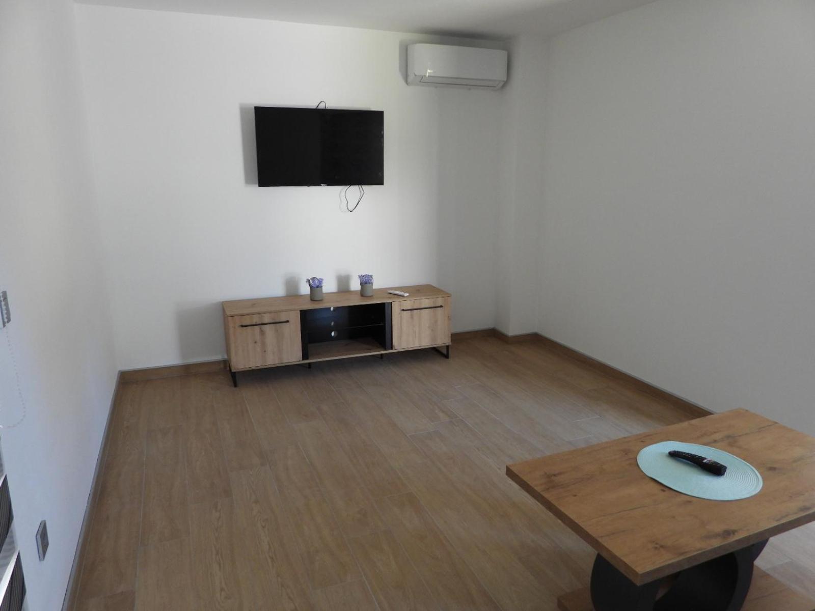 Motel Aladin Cazin Buitenkant foto